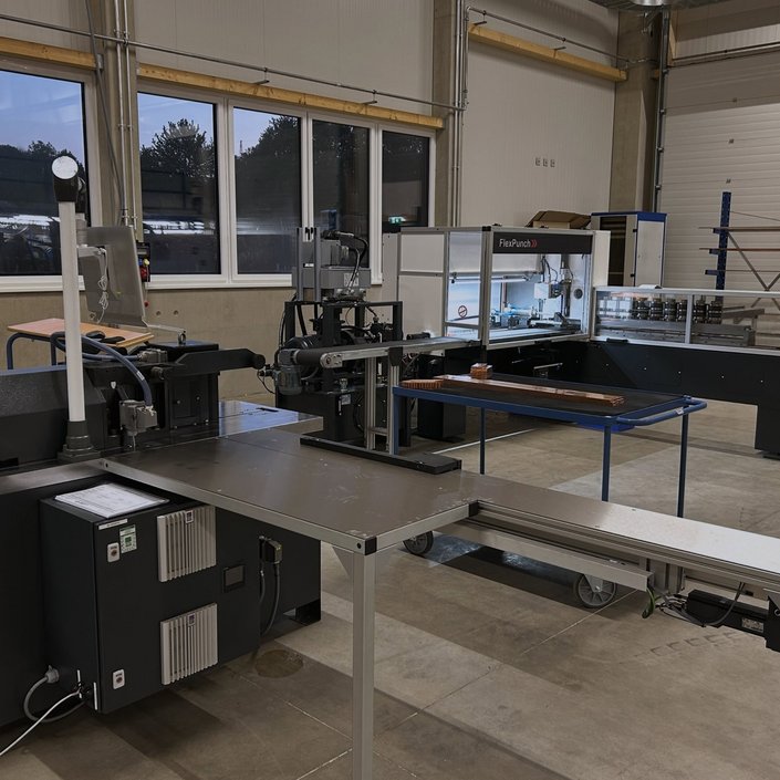 ⚡ Hightech für unseren Schaltschrankbau!
Wir haben eine vollautomatische Maschine zur Bearbeitung von Kupfer- und... ⚡ Hightech für unseren Schaltschrankbau!
Wir haben eine vollautomatische Maschine zur Bearbeitung von Kupfer- und...