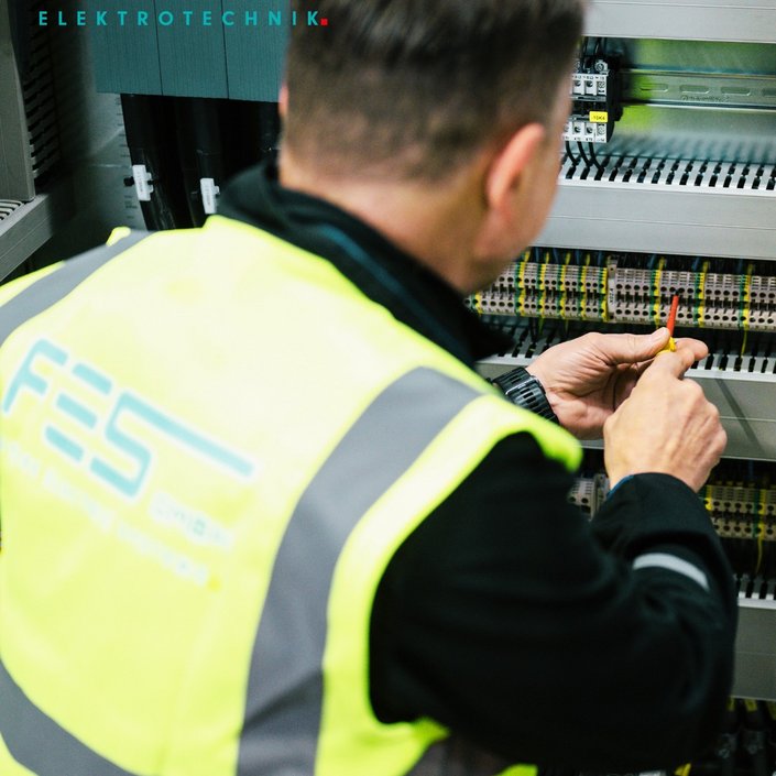 Sicherheit und Qualität stehen bei uns an erster Stelle! Wusstet ihr schon, dass wir nach ISO 9001 und SCC**... Sicherheit und Qualität stehen bei uns an erster Stelle! Wusstet ihr schon, dass wir nach ISO 9001 und SCC**...